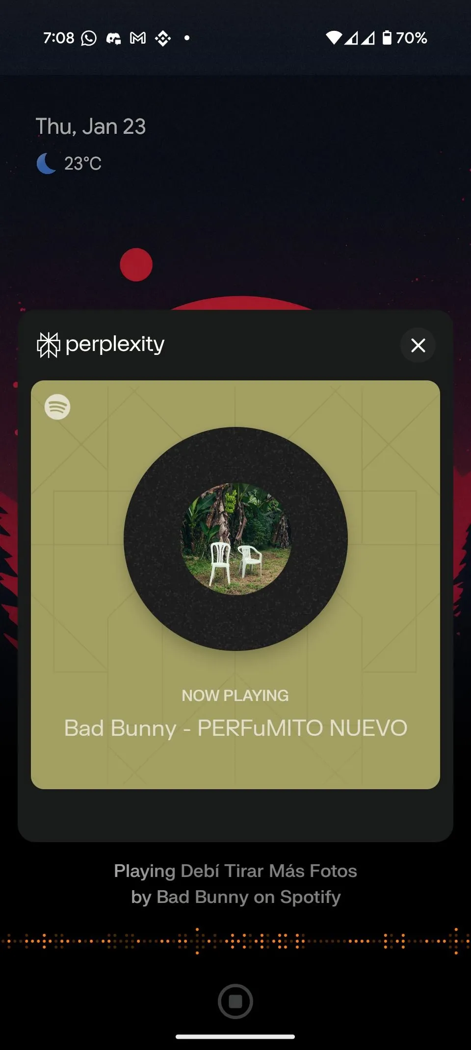 Album &quot;nadie sabe lo que va a pasar mañana&quot; của Bad Bunny đang phát qua Perplexity Assistant tích hợp Spotify.