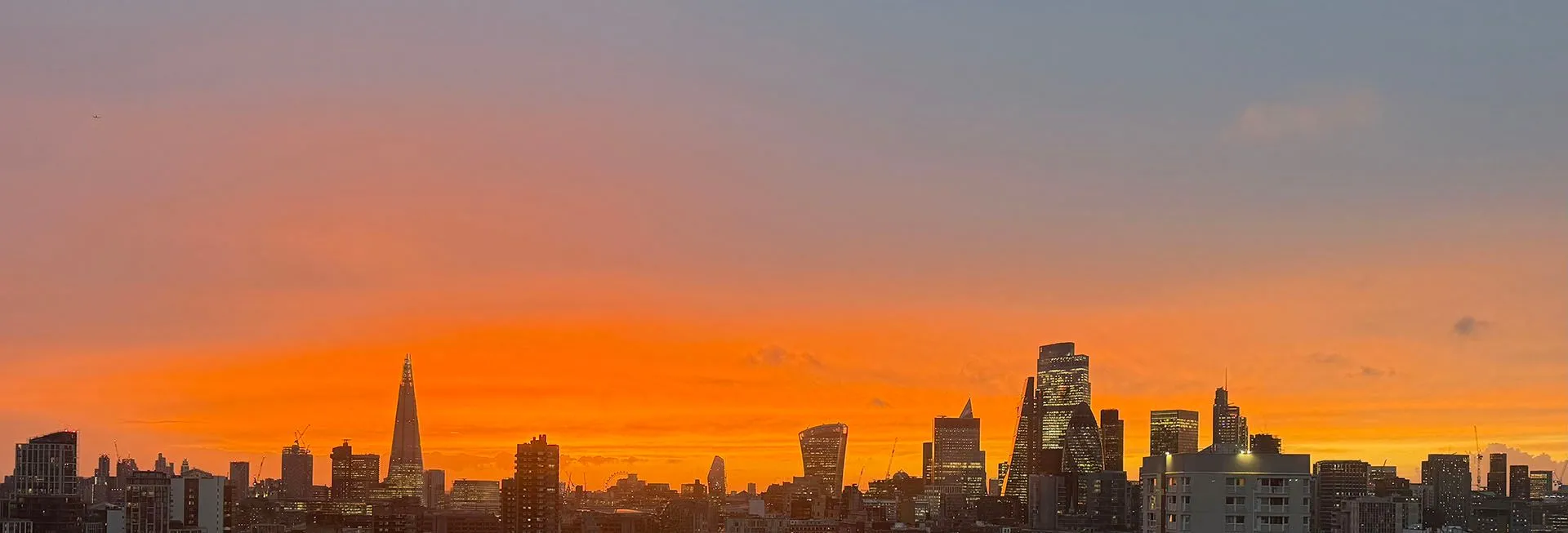 Ảnh đường chân trời London sau khi cắt bỏ phần tiền cảnh, làm nổi bật kiến trúc biểu tượng