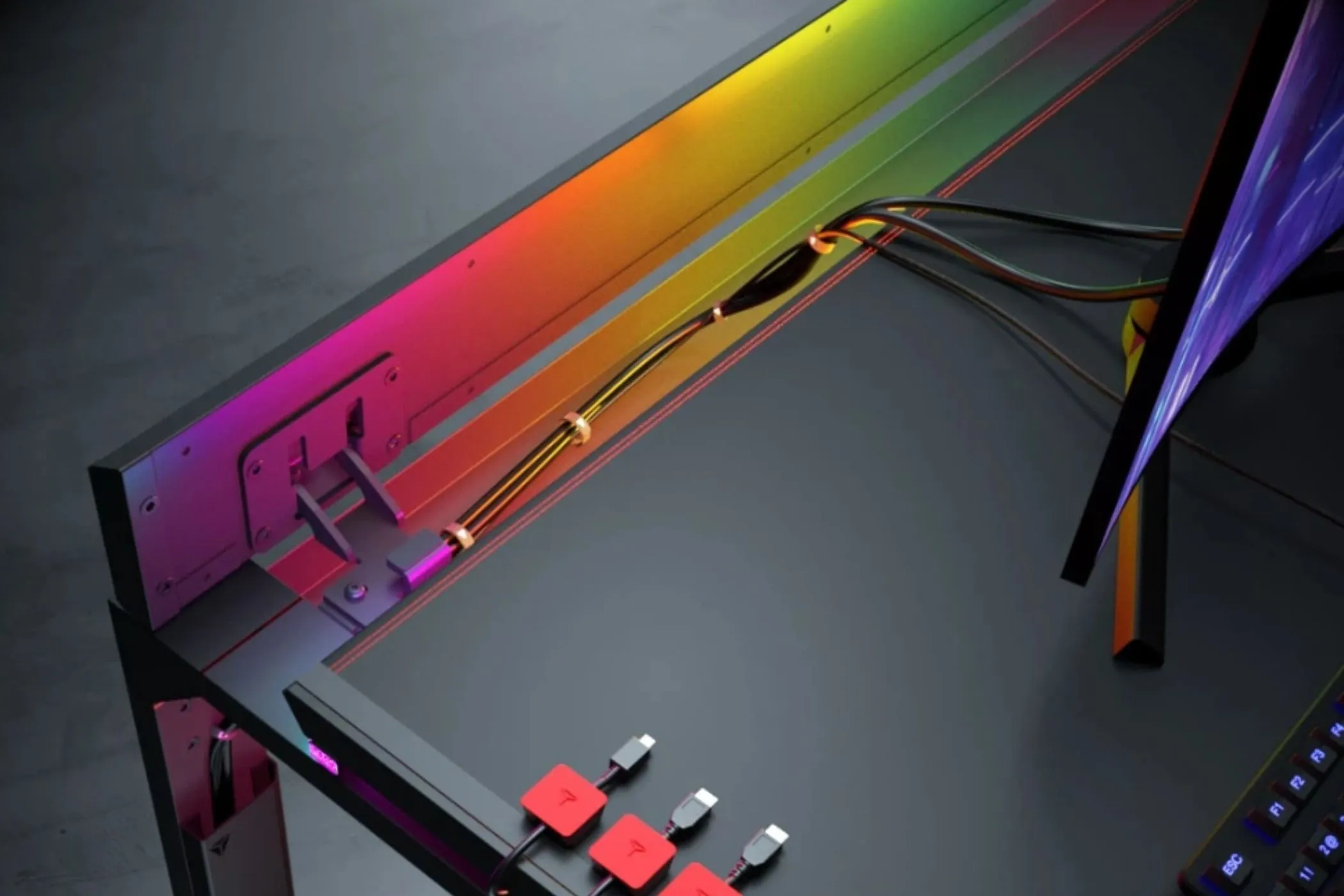 Bàn làm việc Secretlab Magnus Pro gọn gàng với hệ thống quản lý cáp ẩn dây và ánh sáng RGB