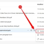 Biểu tượng Copilot được chọn cạnh file PowerPoint trên OneDrive online, nút "Summarize" được tô sáng.
