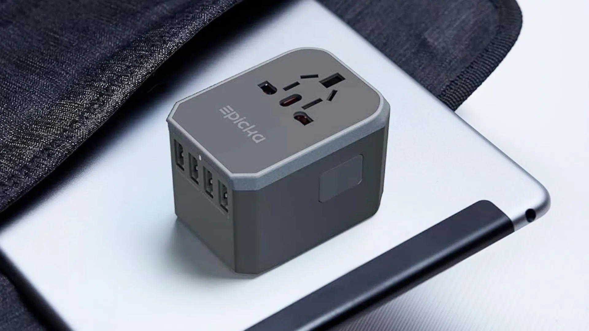 Bộ chuyển đổi du lịch đa năng EPICKA, thiết yếu để sạc thiết bị ở các quốc gia khác nhau.