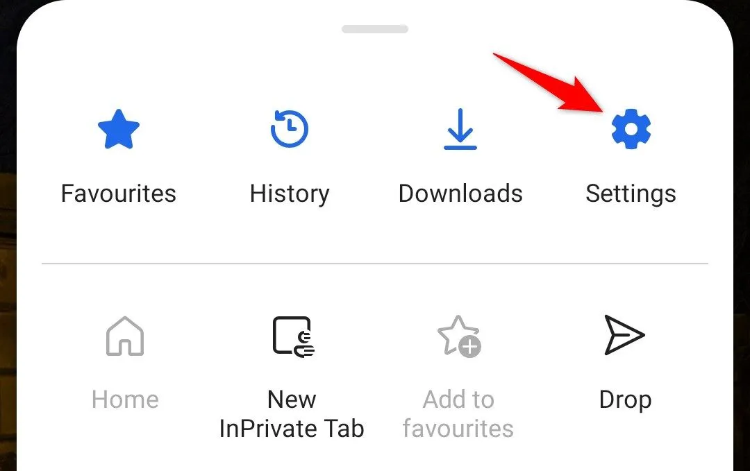 Các tùy chọn trong menu cài đặt của Microsoft Edge phiên bản di động.