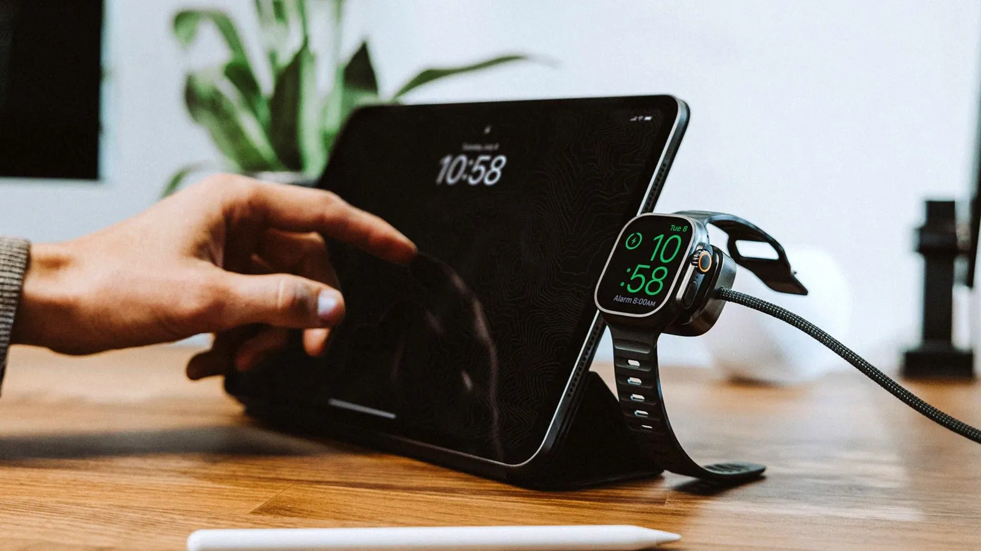 Cáp sạc đa năng Nomad USB-C cho Apple Watch và các thiết bị Apple khác