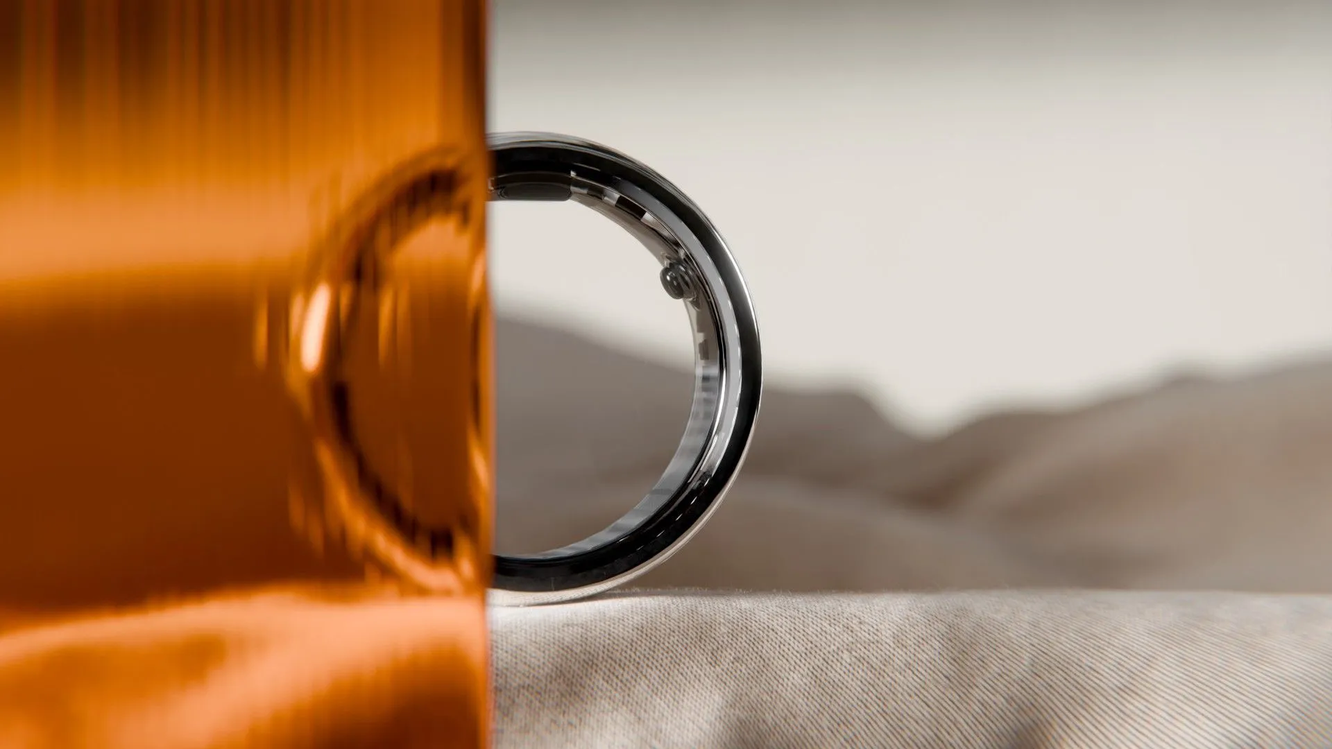 Chiếc vòng thông minh Circular Ring 2 màu đen