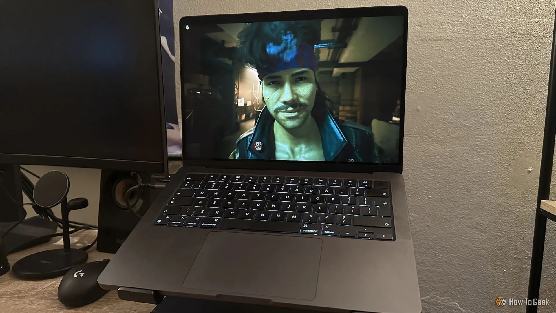 Cyberpunk 2077, một tựa game thế giới mở lớn, đang chạy trên MacBook cho thấy khả năng tối ưu dung lượng của các engine khác.