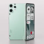 Điện thoại CMF Phone 2 Pro màu xanh lá cây đặt trên bề mặt phẳng, nổi bật với thiết kế tối giản và độc đáo của dòng sản phẩm CMF by Nothing.
