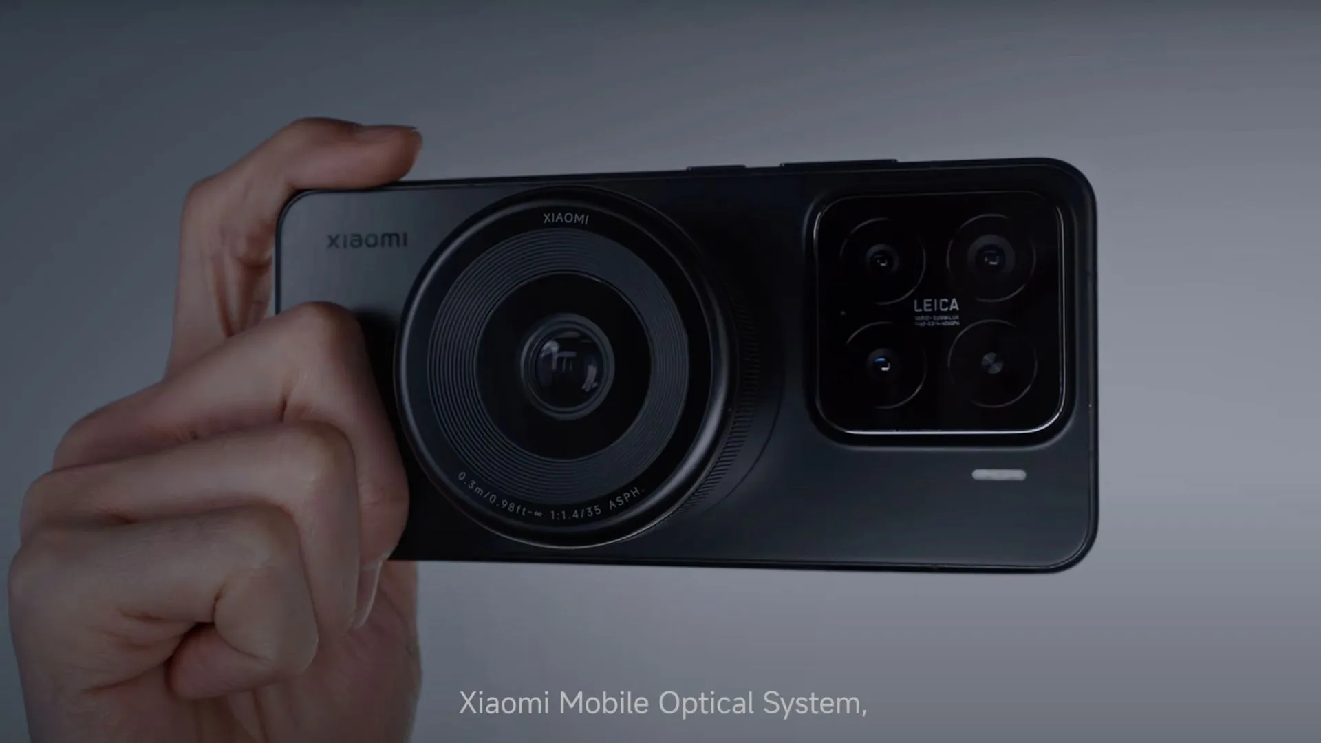 Điện thoại concept Xiaomi với hệ thống camera module quang học (MOS) tại MWC 2025