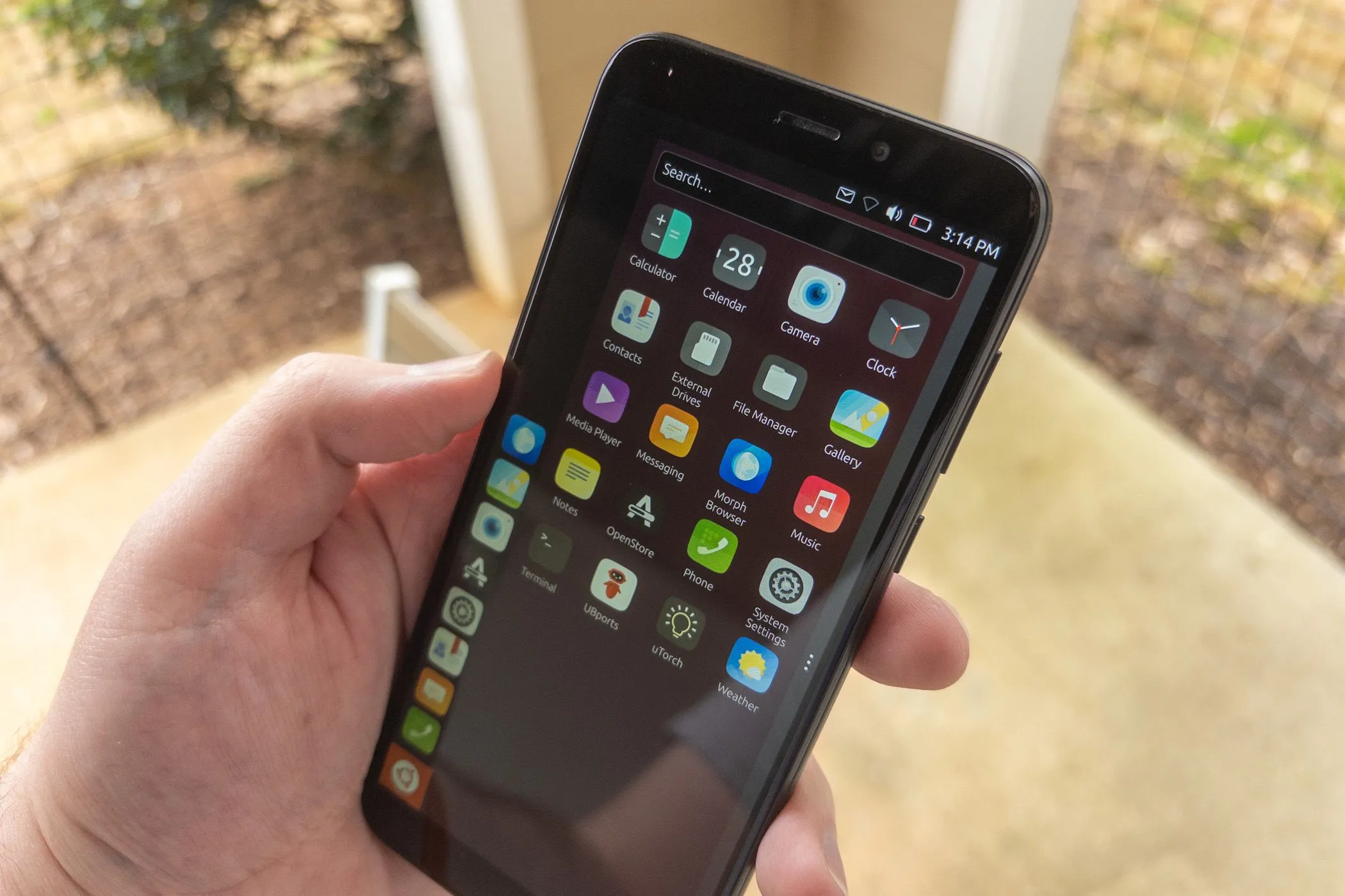 Điện thoại thông minh chạy hệ điều hành Ubuntu Touch với hỗ trợ VoLTE
