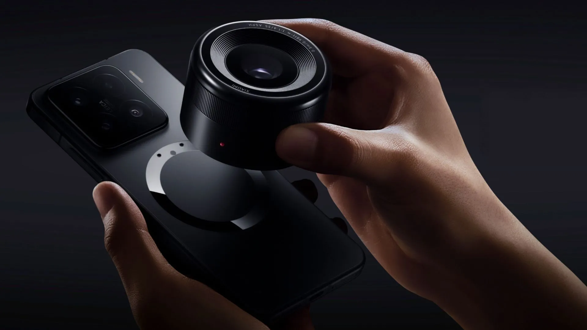 Điện thoại Xiaomi với hệ thống ống kính camera từ tính