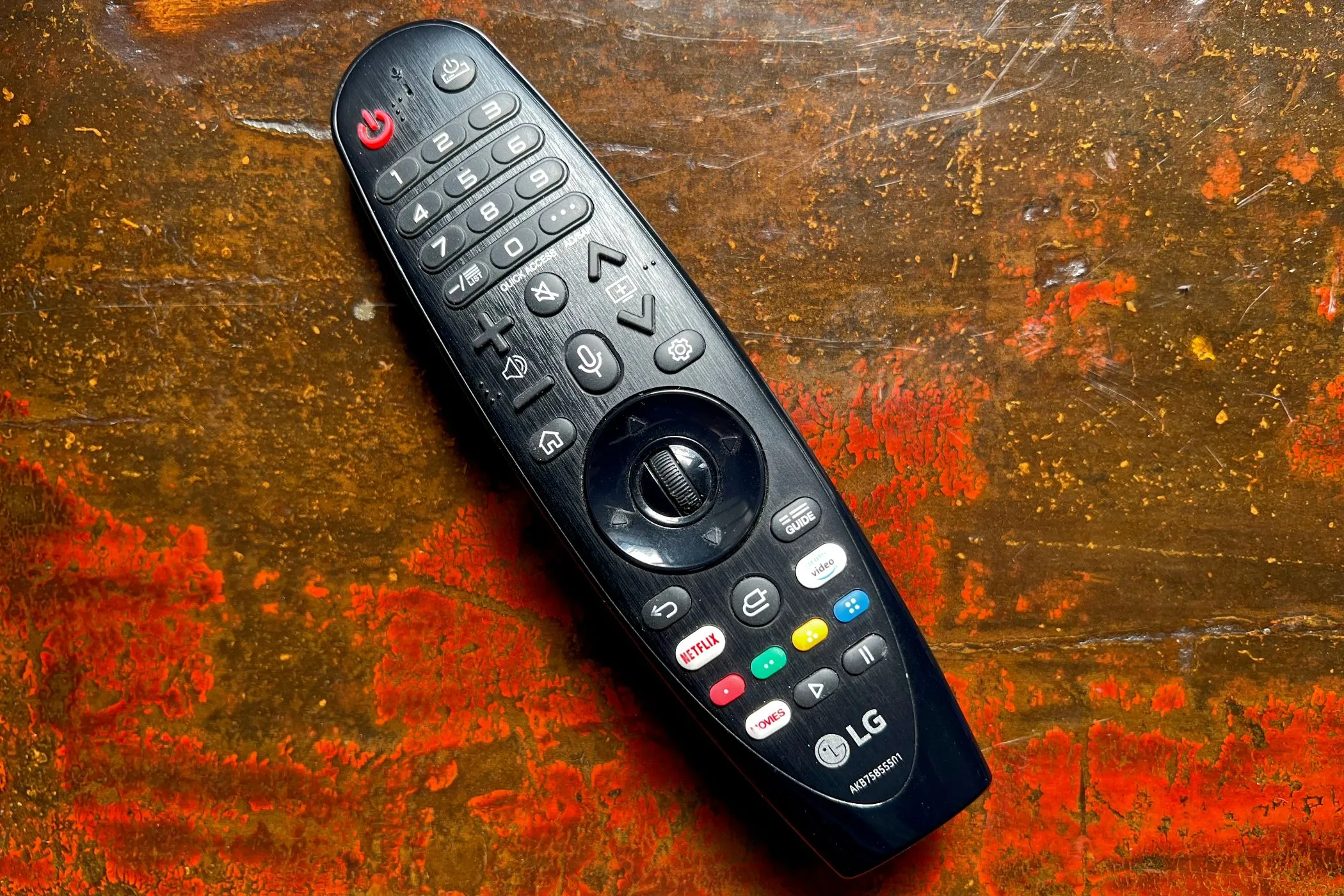 Điều khiển từ xa của TV LG CX OLED 2020, minh họa cho nhu cầu stream 4K tăng cao.