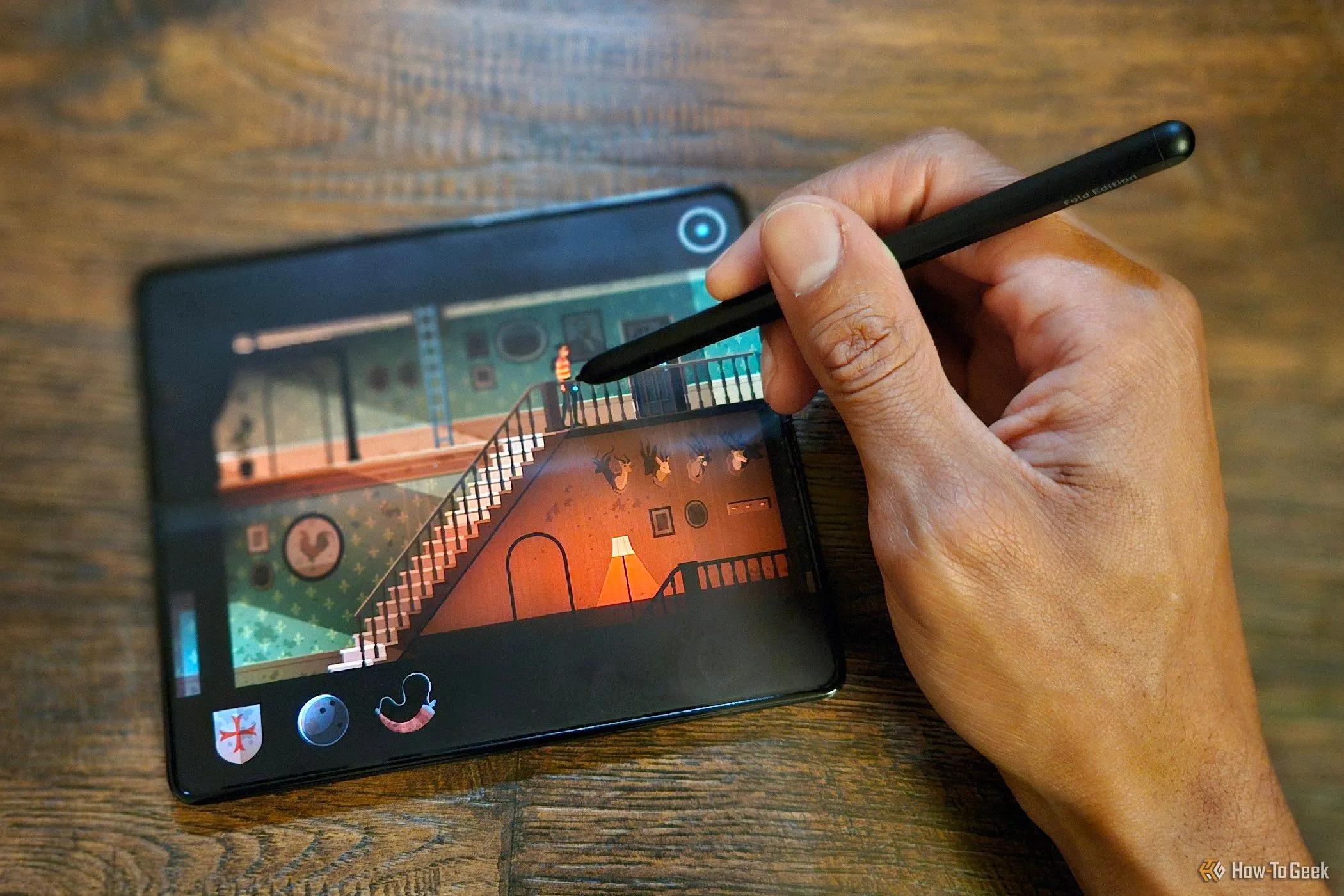 Game Midnight Girl phiên bản Android đang chạy mượt mà trên Samsung Galaxy Z Fold 5, thể hiện trải nghiệm game trả phí chất lượng cao.