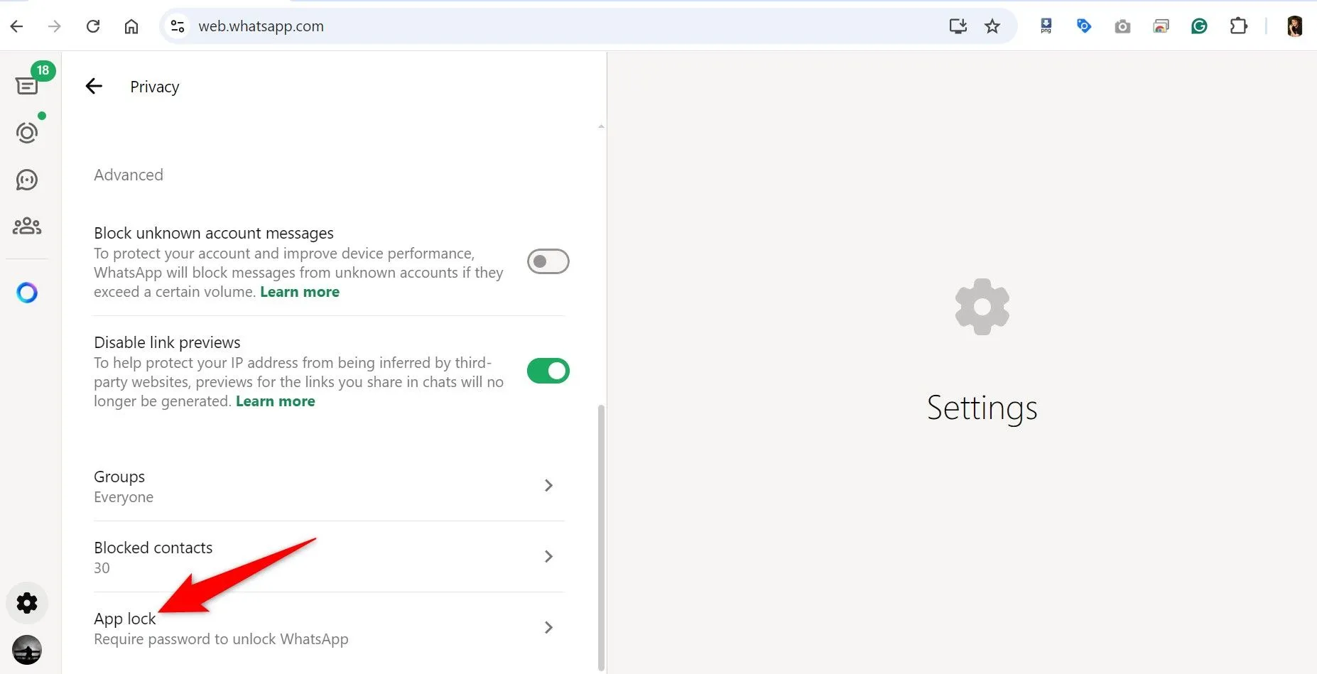 Giao diện cài đặt Quyền riêng tư của WhatsApp Web, hiển thị mục Khóa ứng dụng để bảo vệ tin nhắn.