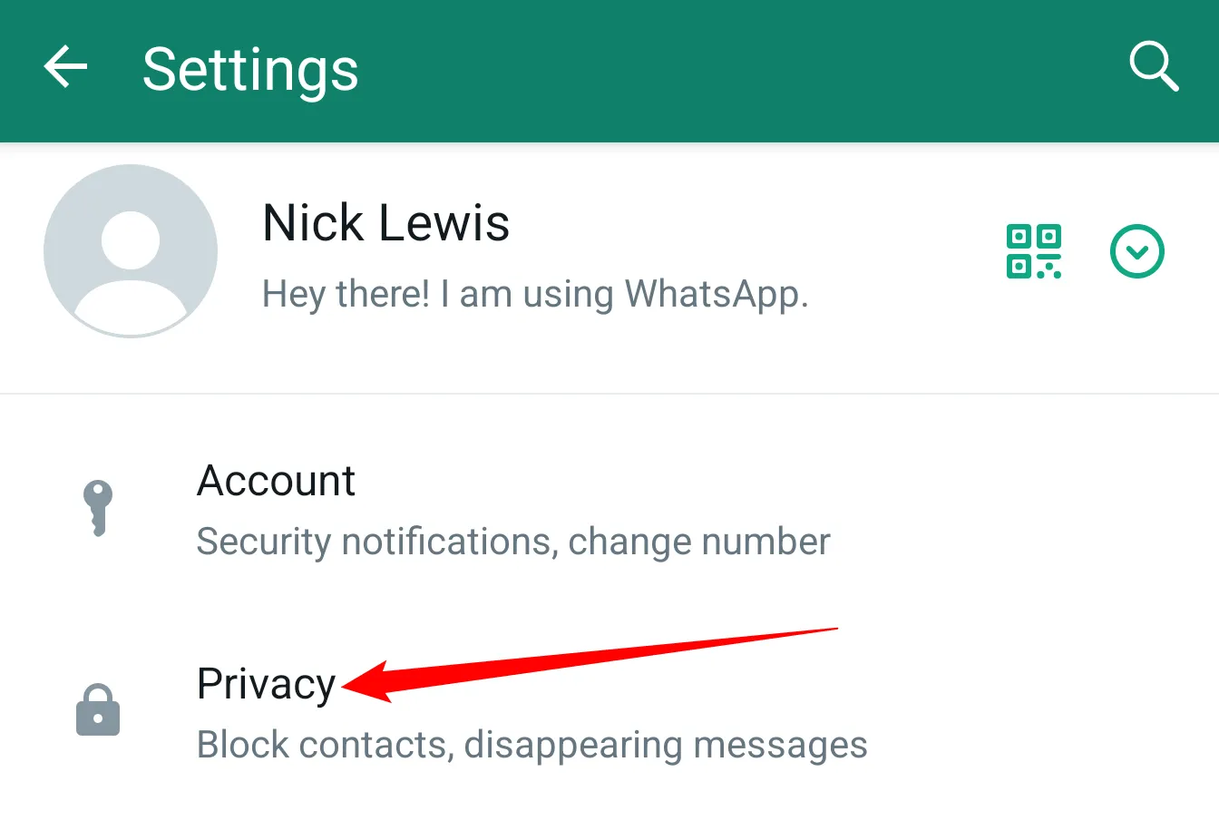 Giao diện cài đặt WhatsApp hiển thị tùy chọn Quyền riêng tư (Privacy) được đánh dấu