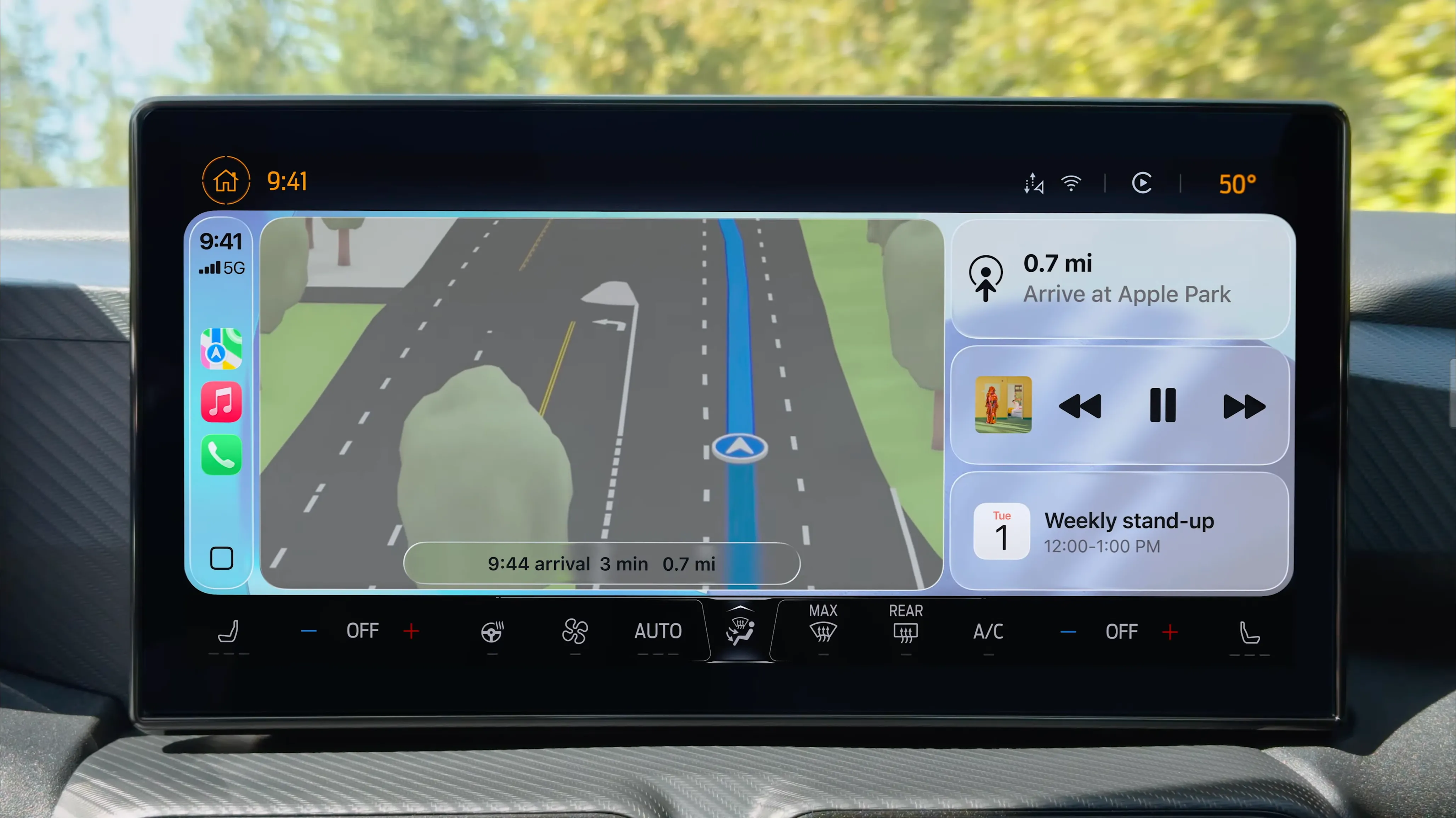 Giao diện CarPlay trên iOS 26.