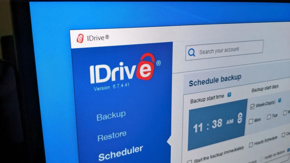Giao diện IDrive trên máy tính, hiển thị các tùy chọn sao lưu và phục hồi dữ liệu.