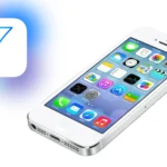 Giao diện iOS 7 với thiết kế phẳng và biểu tượng đầy màu sắc trên iPhone
