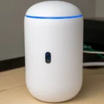 Giao diện quản lý Unifi thống nhất và trực quan giúp người dùng dễ dàng cấu hình VLAN và tường lửa.