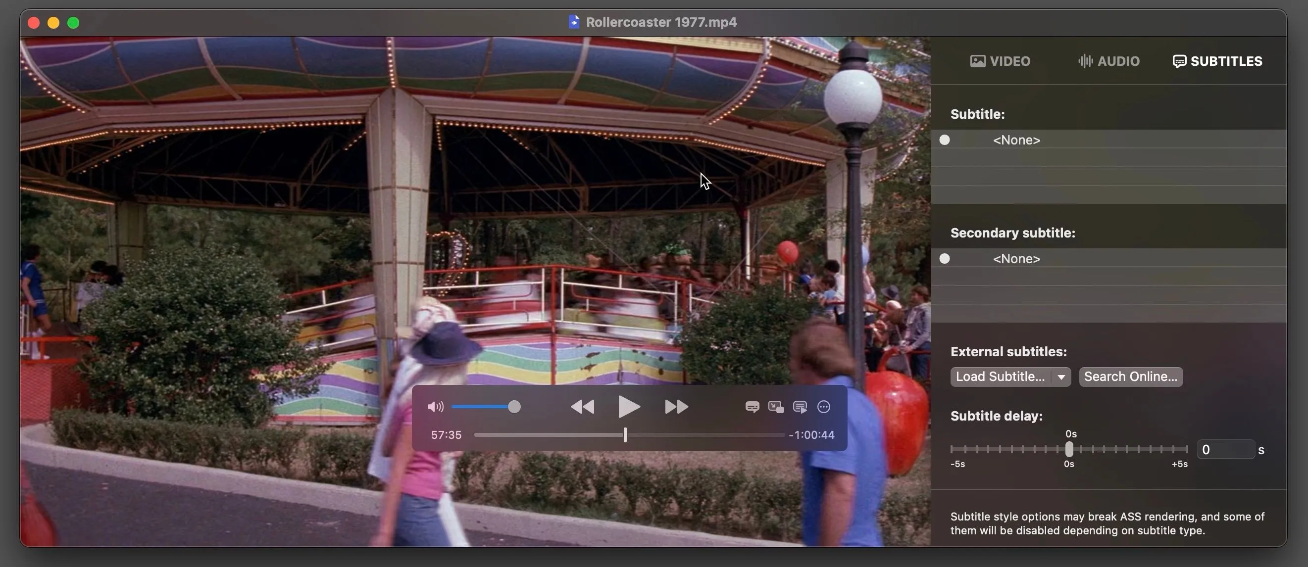 Giao diện trình phát video IINA trên macOS, với thiết kế hiện đại, tối giản và các thanh điều khiển được sắp xếp gọn gàng.