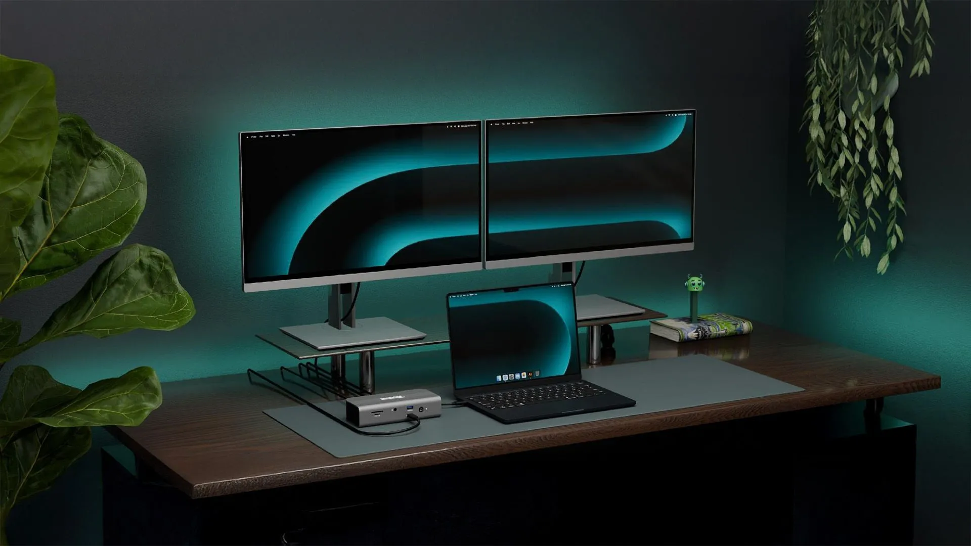 Hub Plugable Thunderbolt 5 với nhiều cổng kết nối