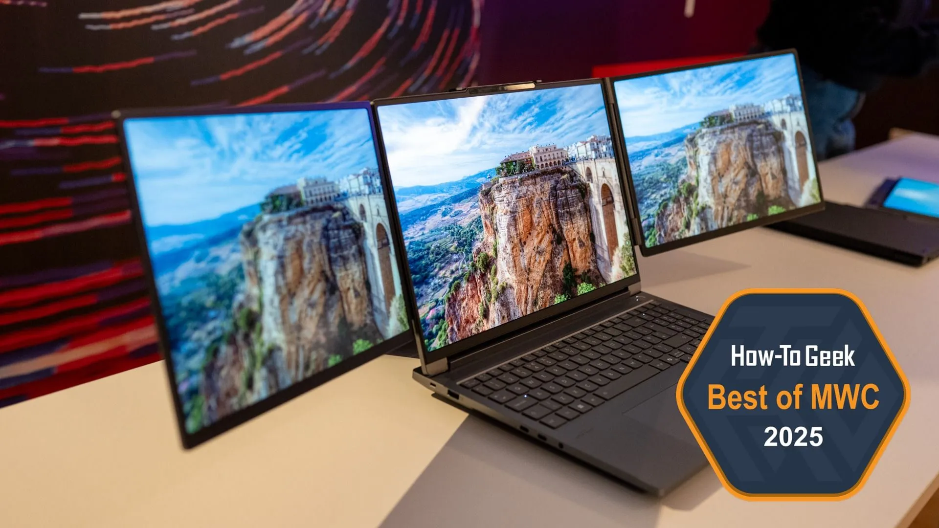 Laptop Lenovo ThinkBook 16p Gen 6 với màn hình phụ Lenovo Magic Bay Dual Display