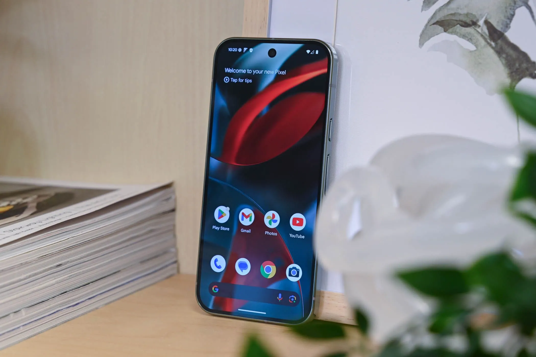 Màn hình chính của Google Pixel 9 Pro, minh họa giao diện Android thuần khiết