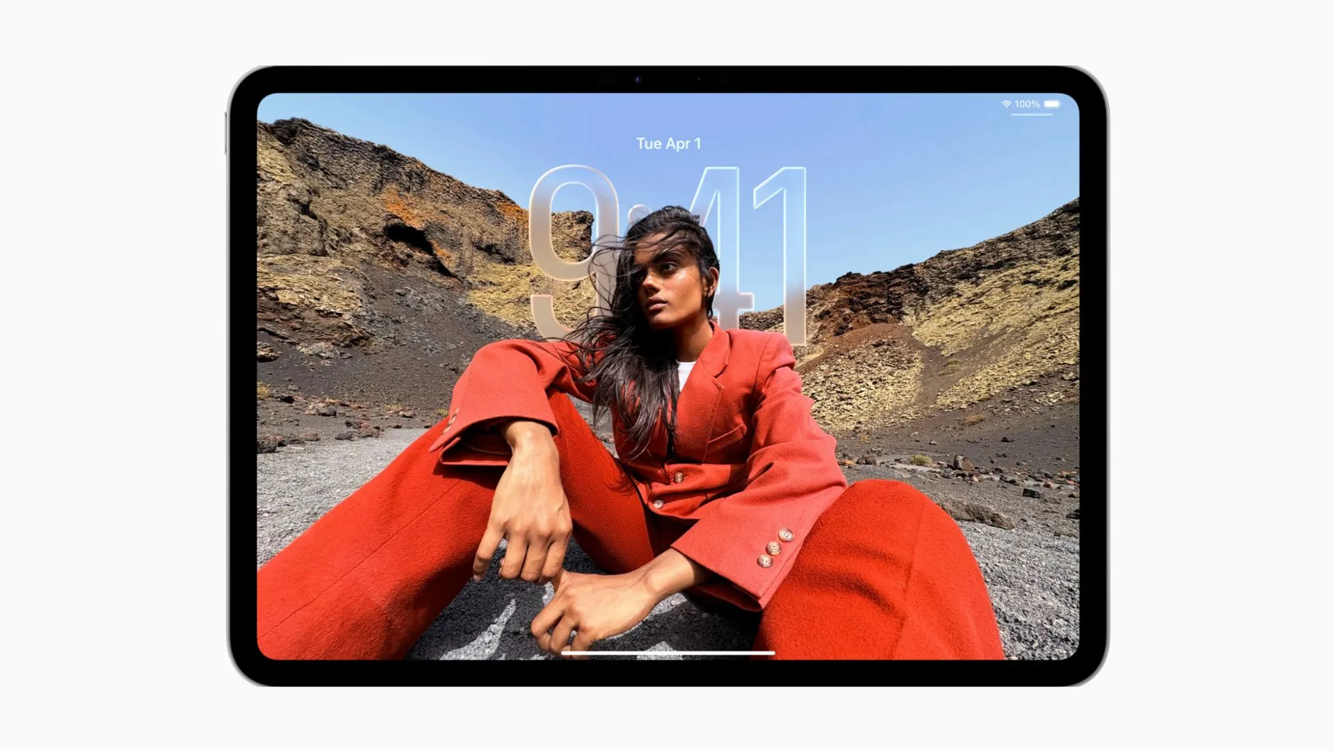 Màn hình khóa của iPadOS 26 với tính năng tùy chỉnh thời gian