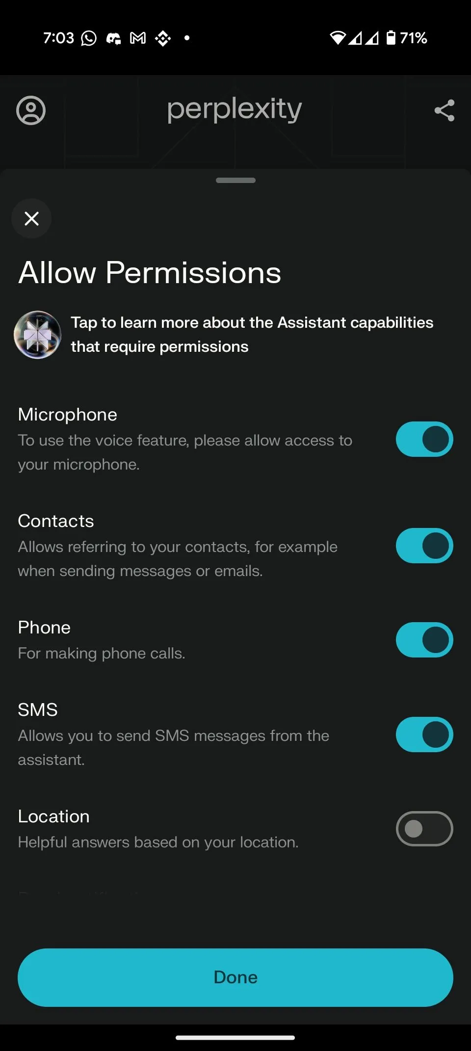 Perplexity Assistant đang phát nhạc từ Spotify, minh họa khả năng tích hợp ứng dụng.
