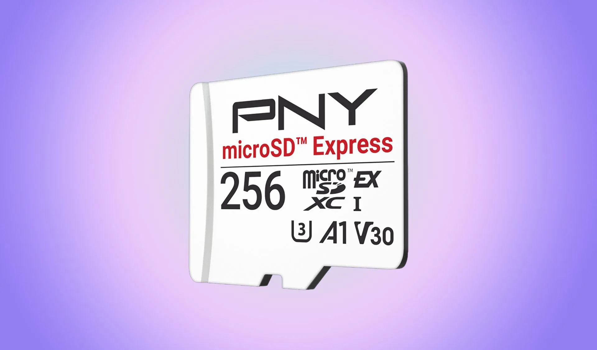Thẻ nhớ PNY microSD Express đặt trên bề mặt màu đen