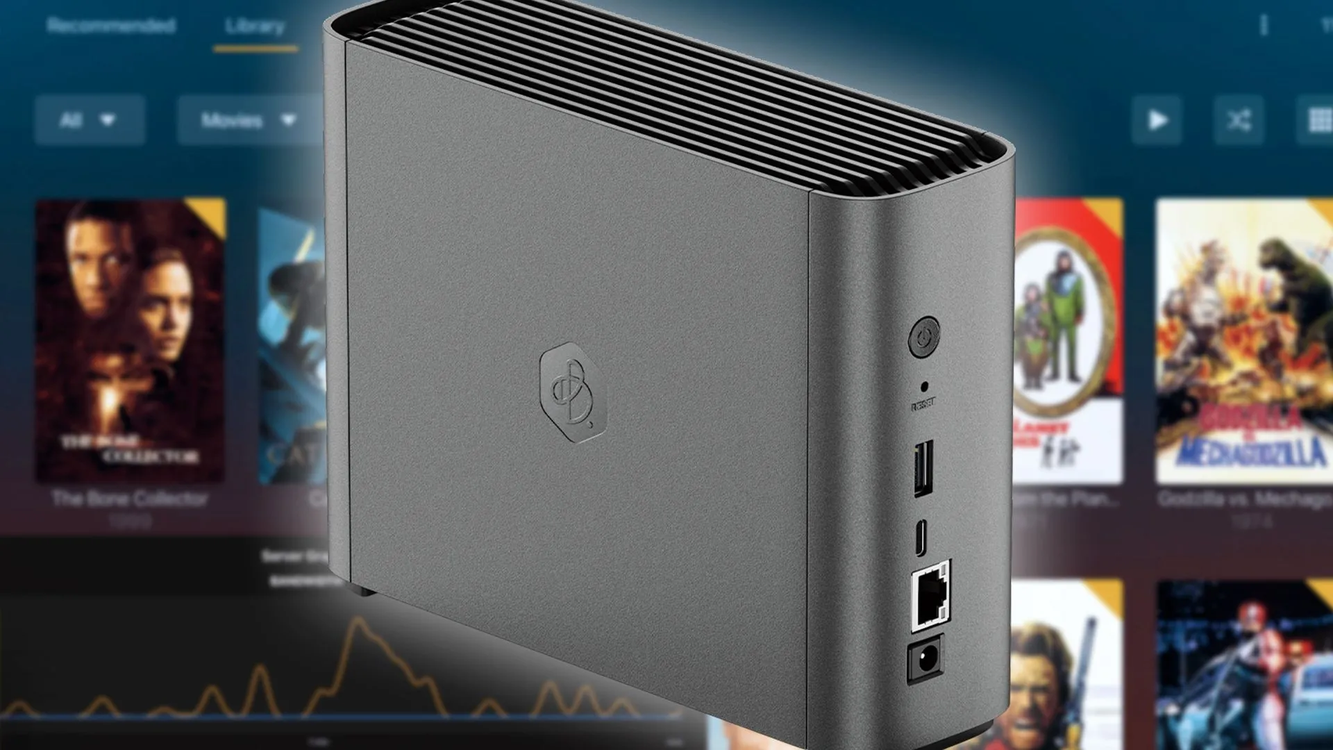 Thiết bị NAS Synology BeeStation Plus trên bàn