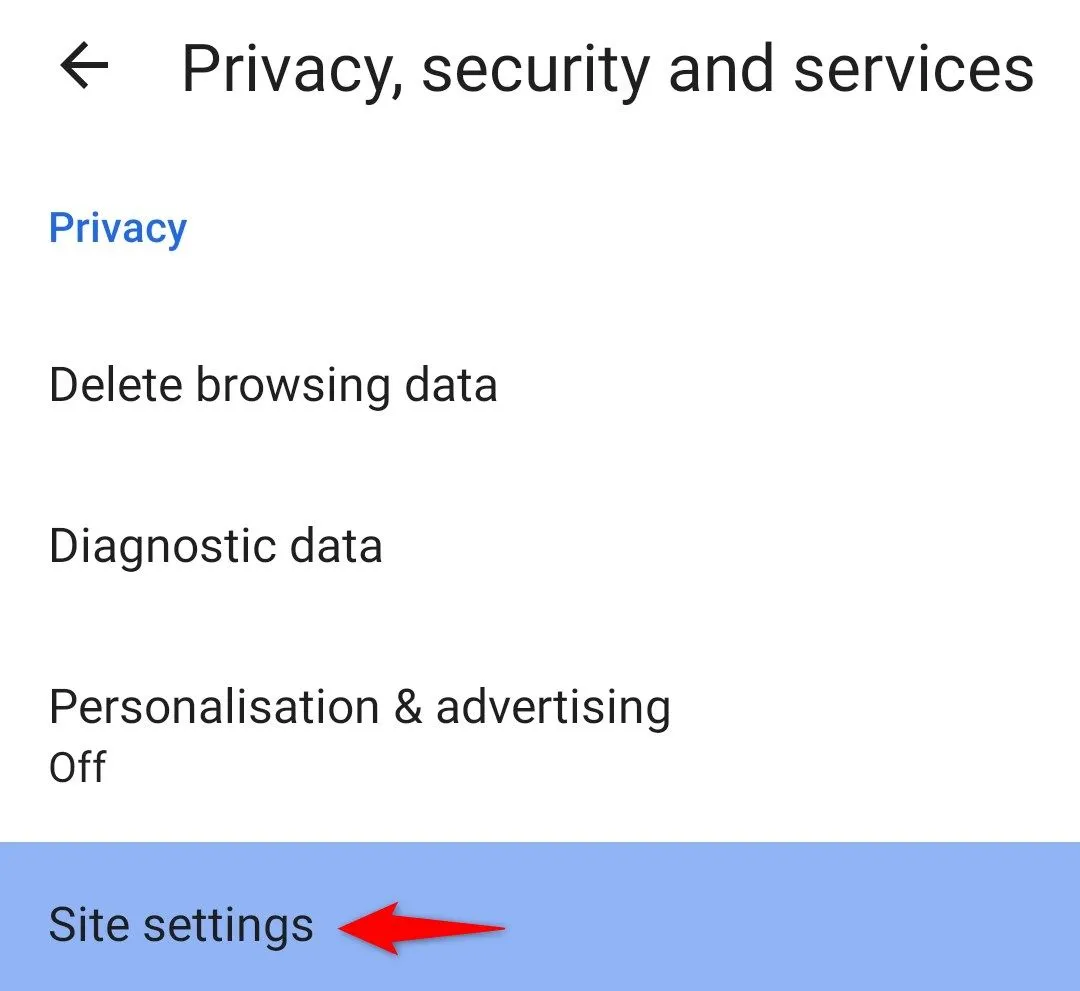 Trang Quyền riêng tư, bảo mật và dịch vụ với tùy chọn Cài đặt trang web trên Edge di động.