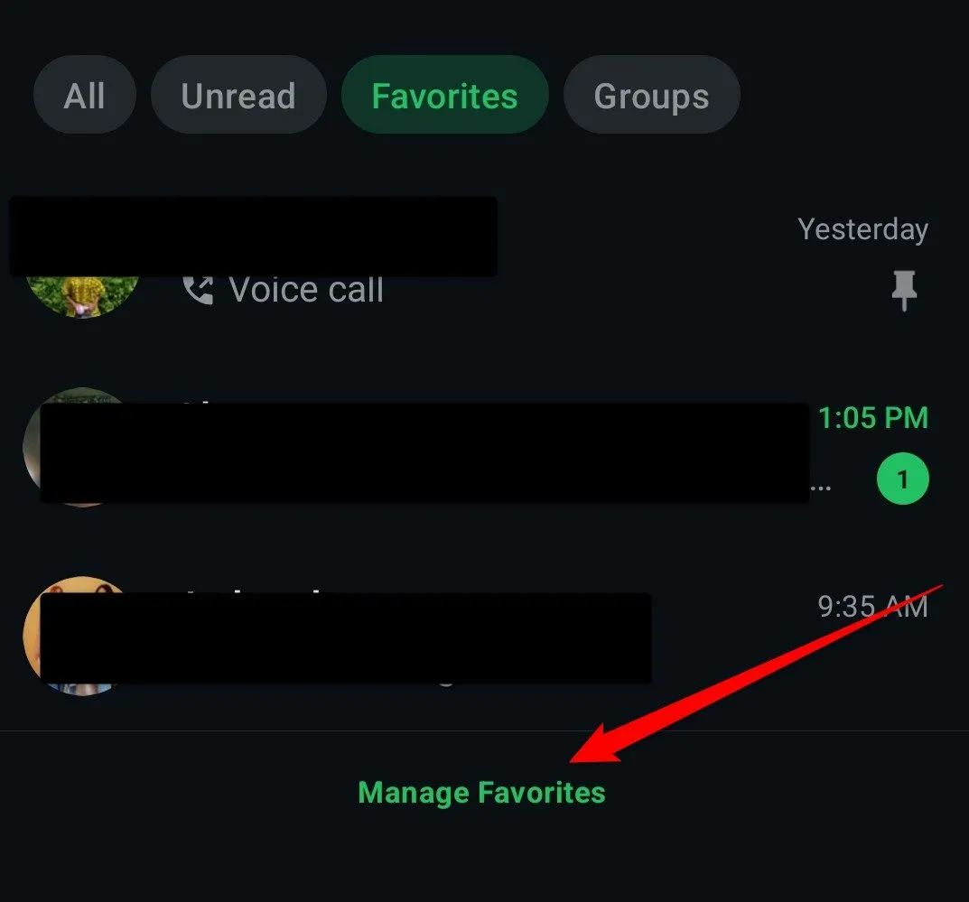 Trang &quot;Yêu thích&quot; trên WhatsApp sau khi đã thêm liên hệ, hiển thị nút &quot;Quản lý Yêu thích&quot; để chỉnh sửa danh sách.
