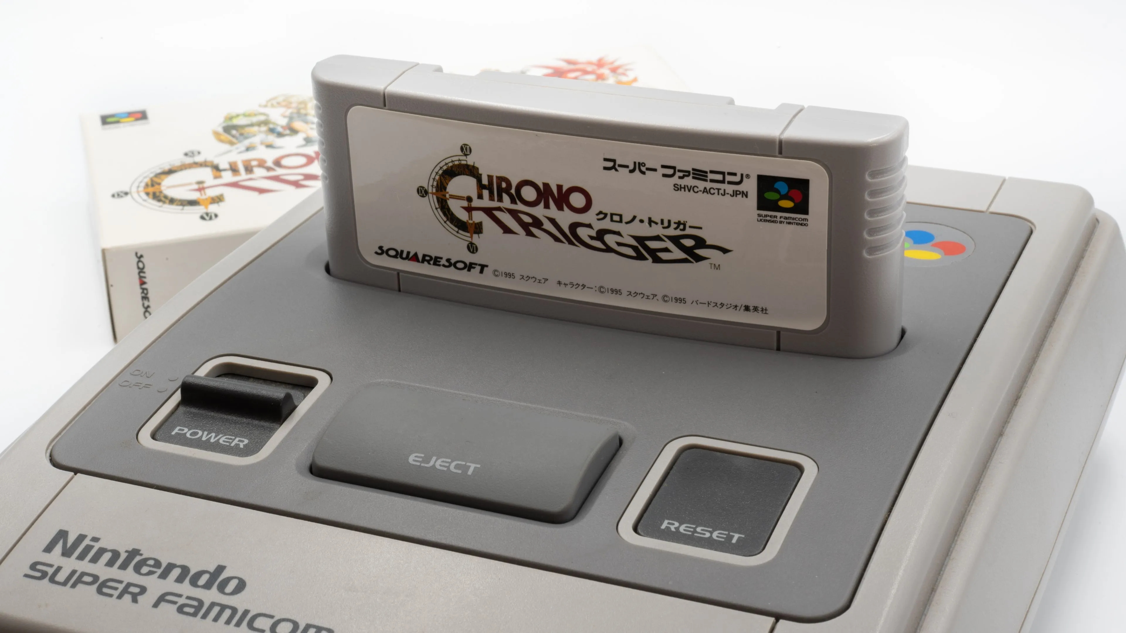 Tựa game nhập vai Chrono Trigger chạy trên console Super Famicom (SNES) cổ điển