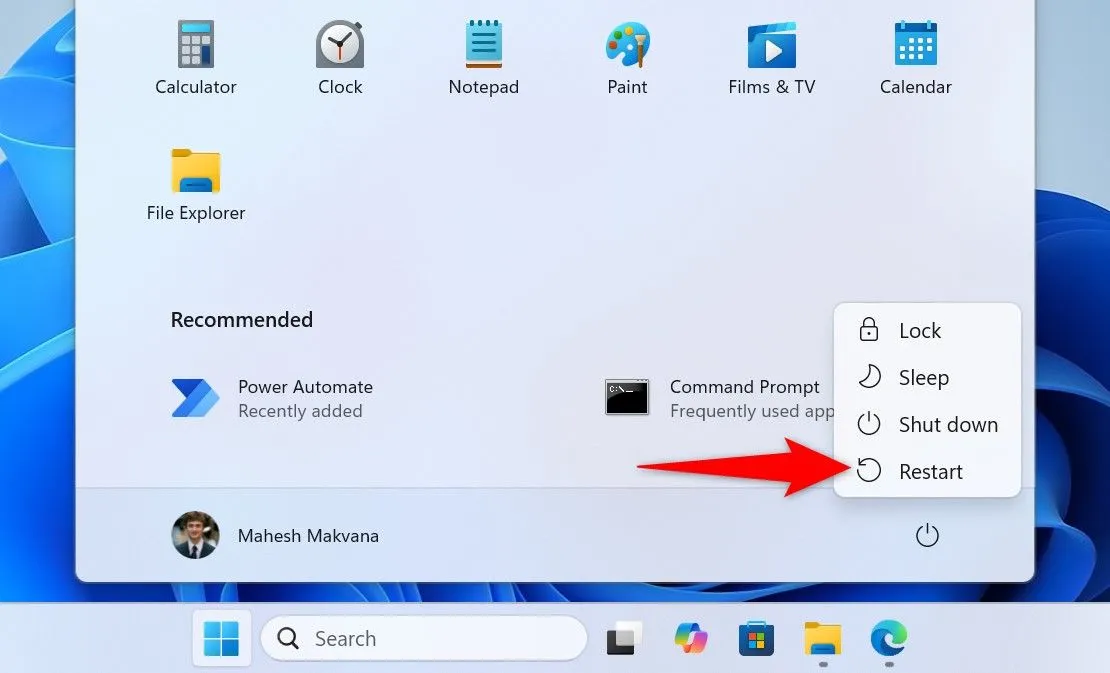 Tùy chọn Khởi động lại (Restart) trong menu Nguồn của Start Menu trên Windows 11.