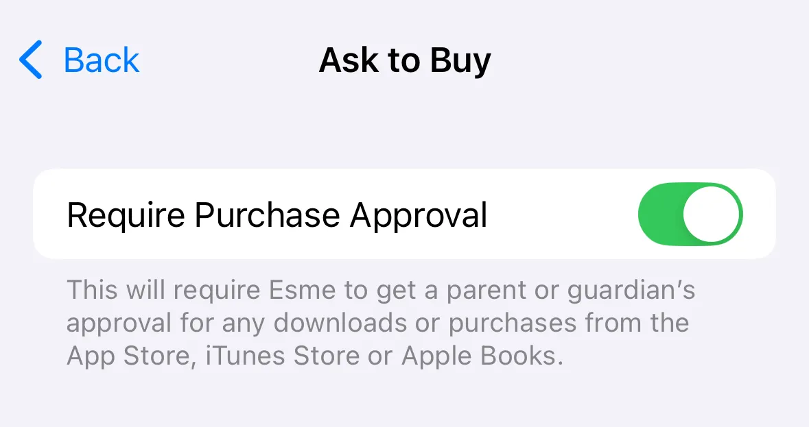 Tùy chọn yêu cầu phê duyệt mua ứng dụng và nội dung trong cài đặt Ask to Buy trên iPhone.
